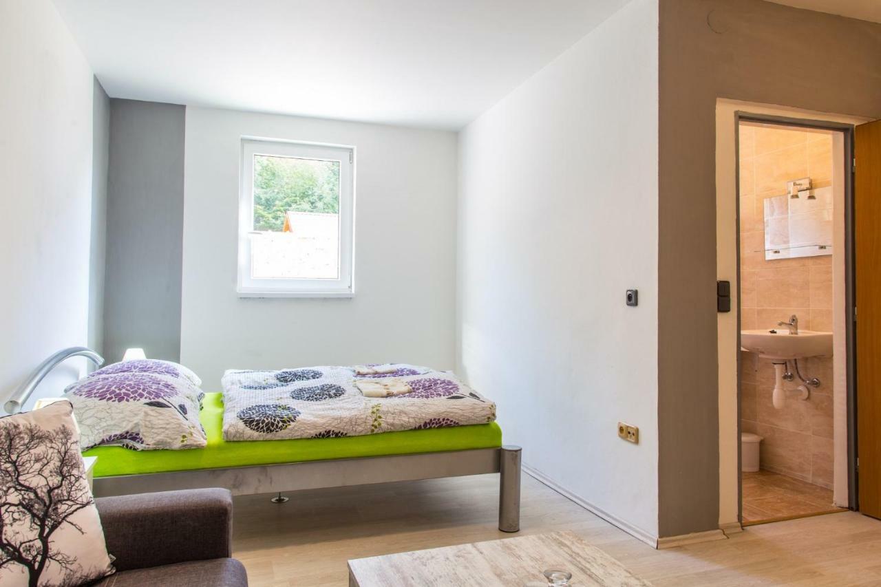 Restaurace penzion Pod Šumárníkem Tvarozna Lhota Exterior foto