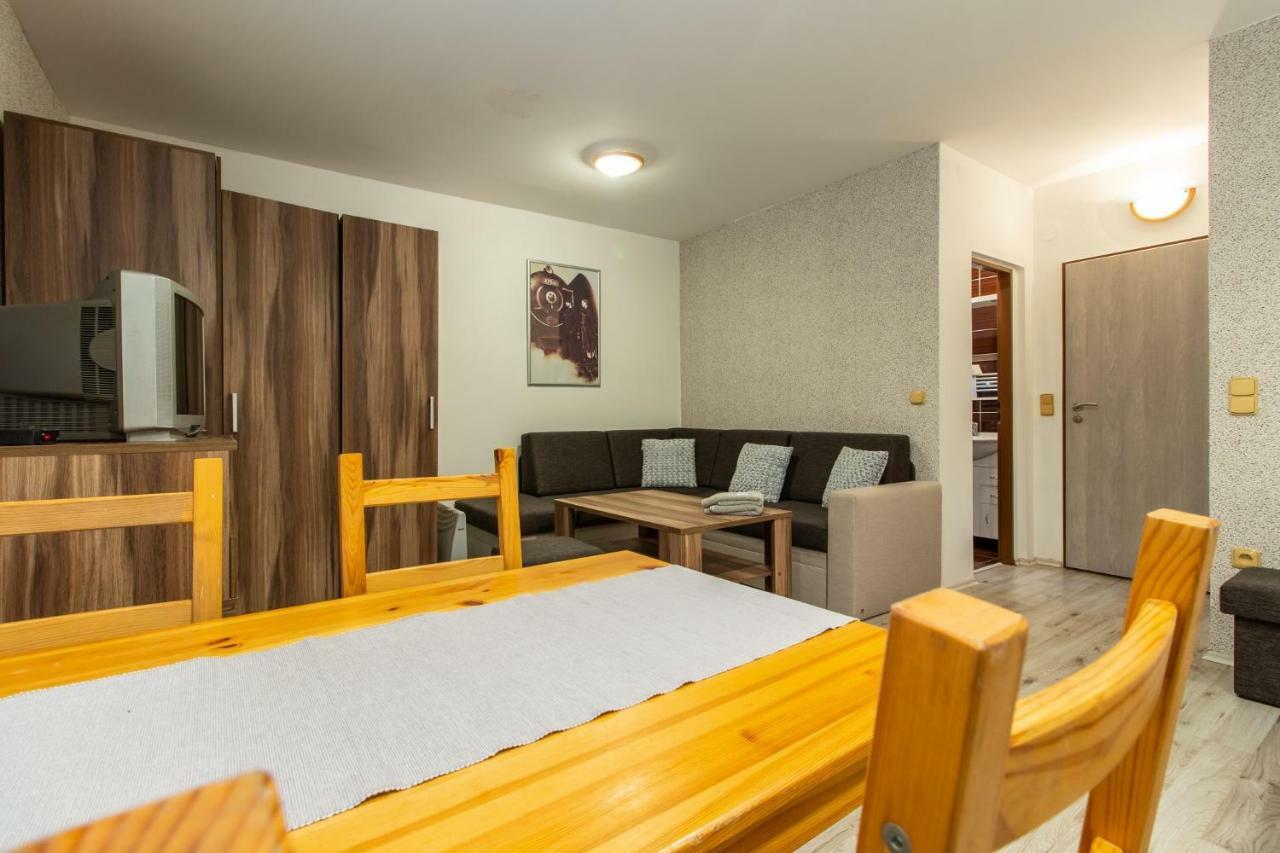 Restaurace penzion Pod Šumárníkem Tvarozna Lhota Exterior foto