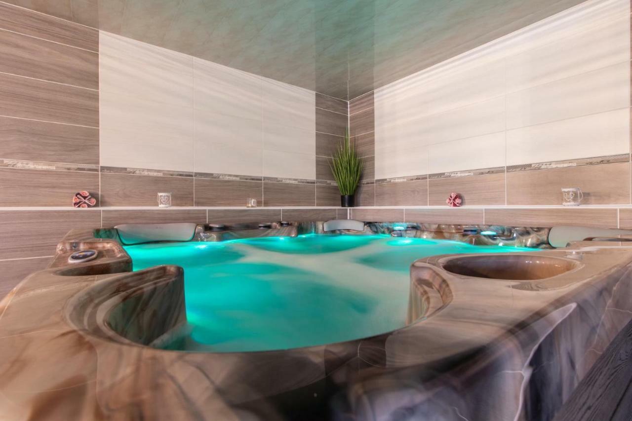 Restaurace penzion Pod Šumárníkem Tvarozna Lhota Exterior foto